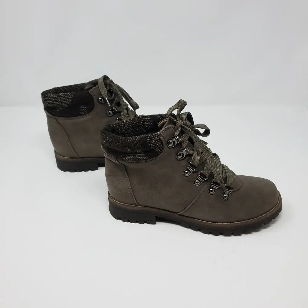 Sonoma Cindy Lace Up Ankle Boot in Stone Size 5